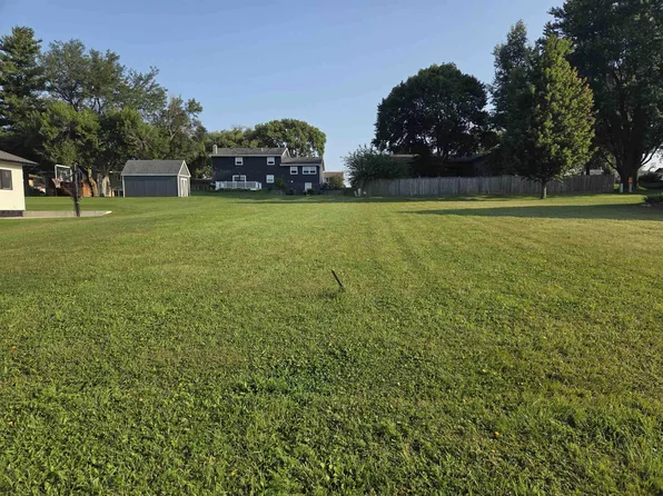 1509 Sage Ave, Grundy Center, IA 50638