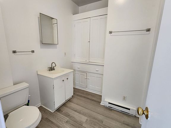 5th image of 113 N Center St Unit 4