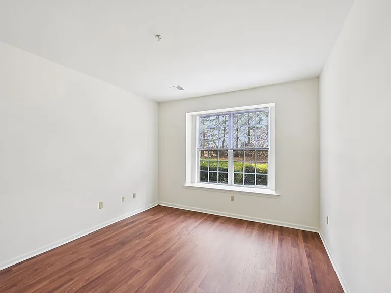 Spring Creek Apartments — Photo 26