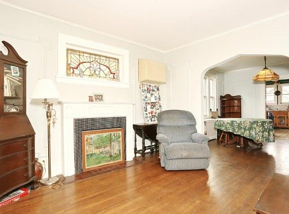 4th image of 456 Lawton Ave