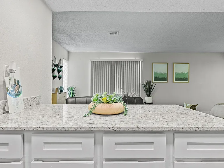 Avia Apartments — Photo 16
