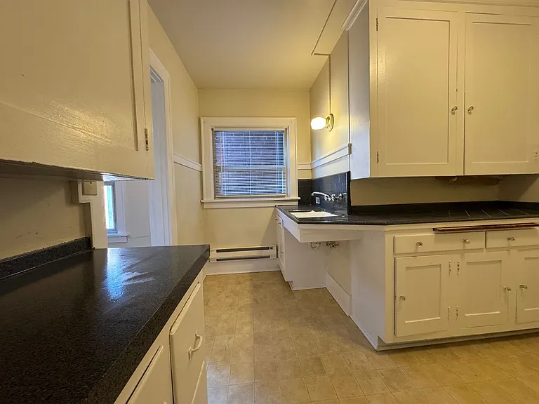 Belmont Apartments — Photo 34