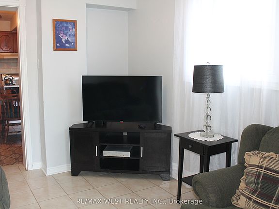 4th image of 11A Woodcroft Cres