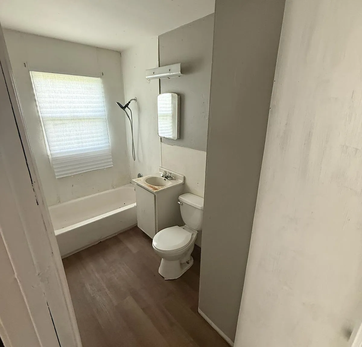 1414 Dunaway Street - B — Photo 3