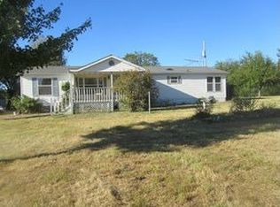 9335 E Davis Rd, Centralia, MO 65240