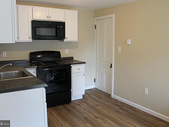 5th image of 10 N Main St Floor 1