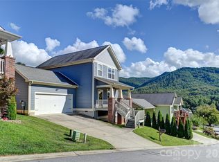 17 Teems Ln, Asheville, NC 28805