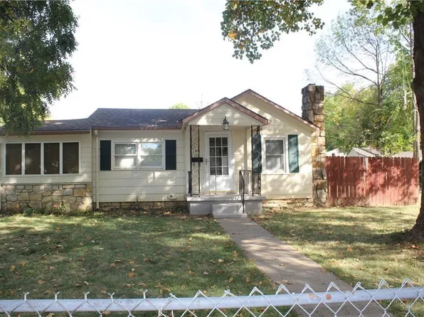 1901 S Hardy Ave, Independence, MO 64052