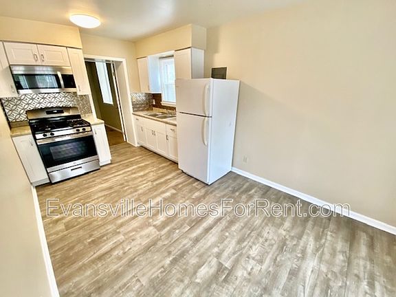 3rd image of 3000 W Maryland St APT 1B