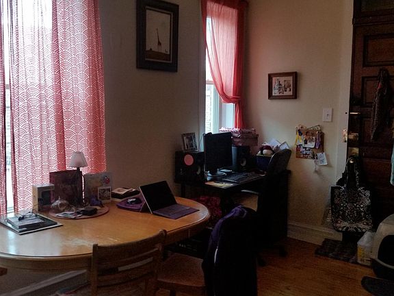 4th image of 939 N Leavitt St #3R