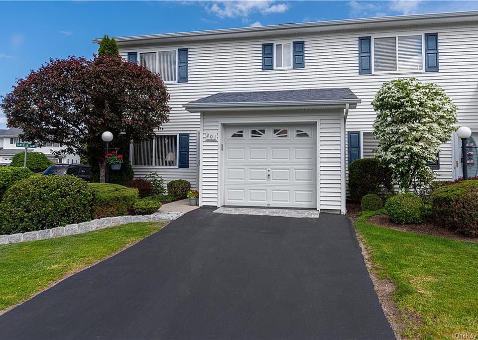 1st image of 201 Tamerisk Ln