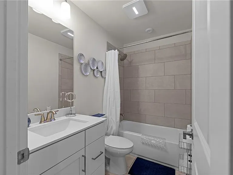 2042 Violet Ln — Photo 42