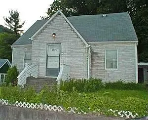 4325 Brooke St photo 1
