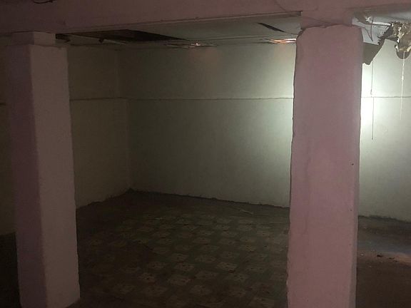 5th image of 3820 Sacramento Ave