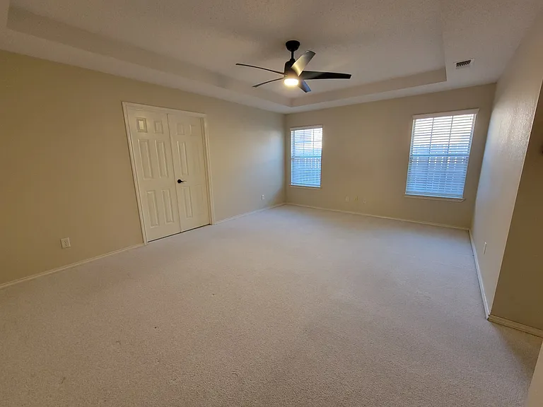 2704 Amherst Ave — Photo 34