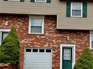 102 Blue Jay Dr, Canonsburg, PA 15317