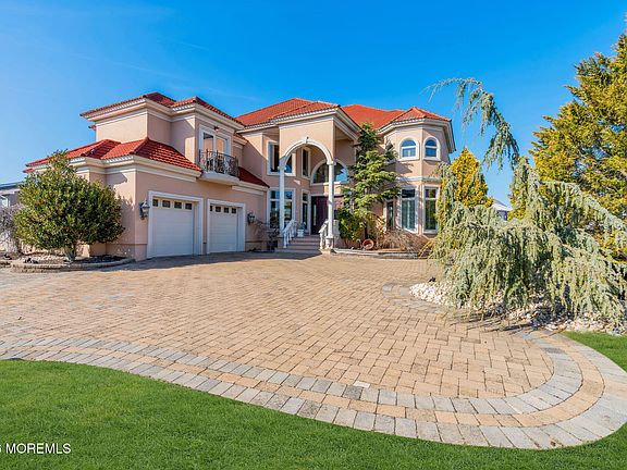4th image of 342 Aldo Drive