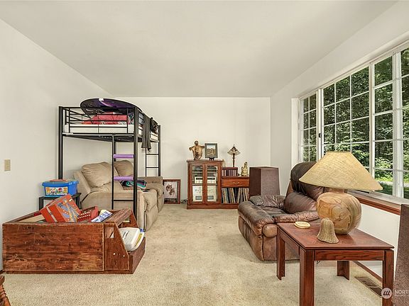 5th image of 19702 233rd Avenue NE