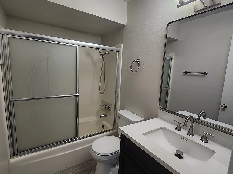 3136 W Port Au Prince Ln — Photo 14