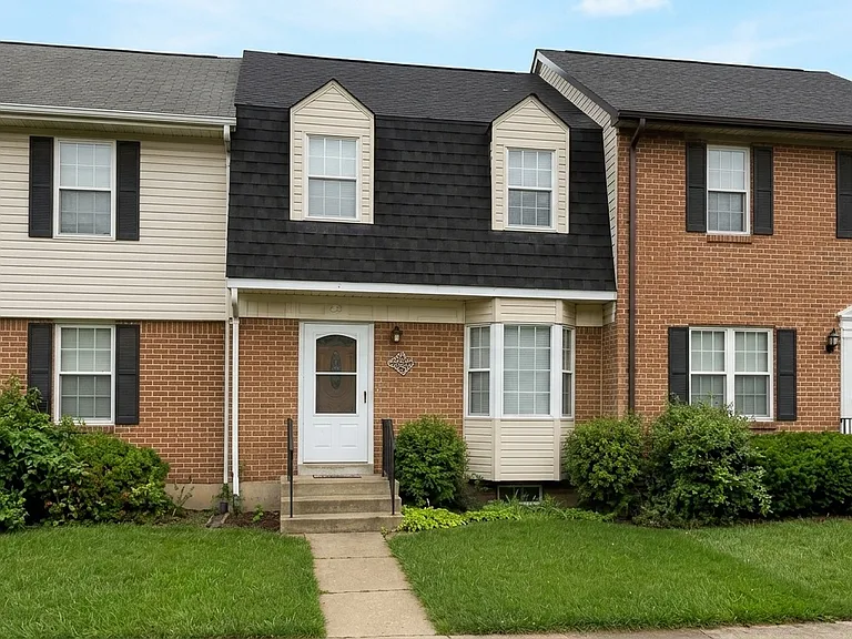 8661 Point Of Woods Dr — Photo 6