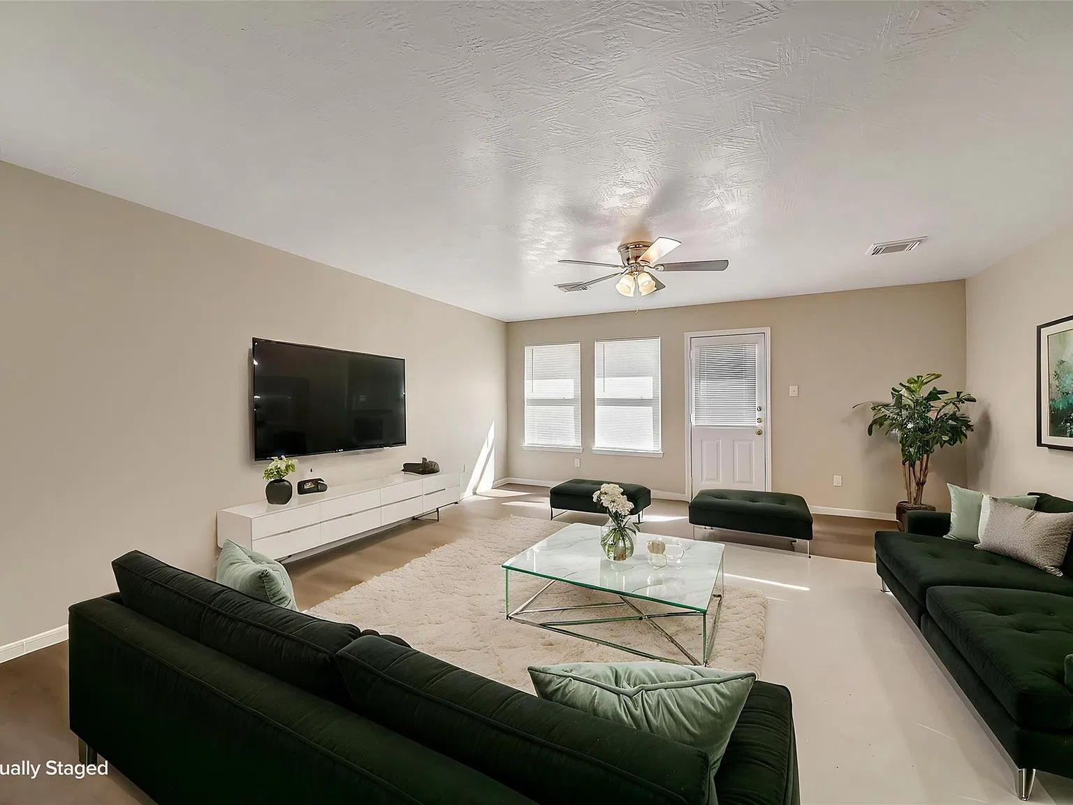 4 bed, 2.5 bath, 2260 sqft, $2,200 — Photo 1
