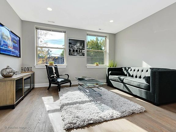 4th image of 3570 N Avondale Ave #1C