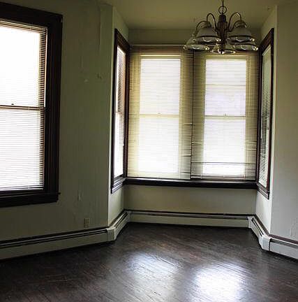 5th image of 208 Summit Ave APT 1A