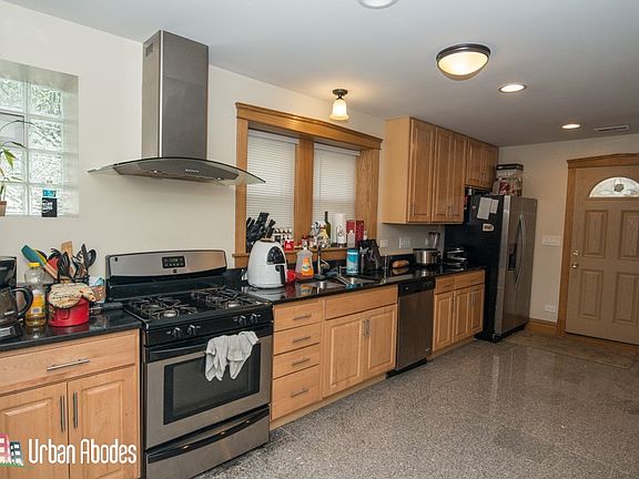 3rd image of 2448 N Campbell Ave #G1