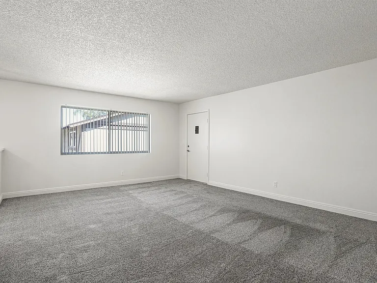Stonehedge Apartments — Photo 39