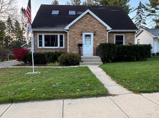227 Windsor St, Sun Prairie, WI 53590
