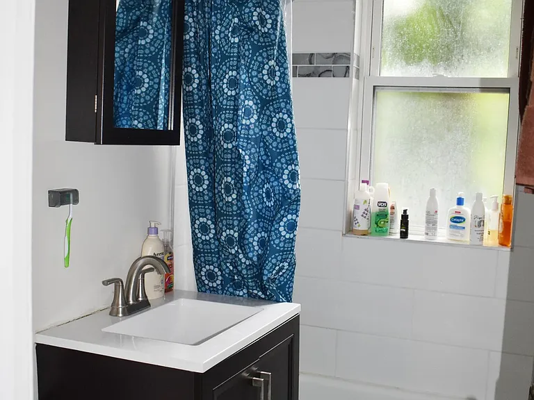 4220 N Clark St #10 — Photo 12