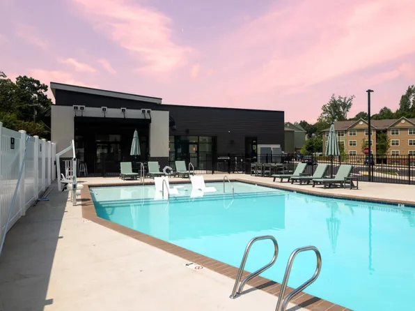 5 Row Apartments