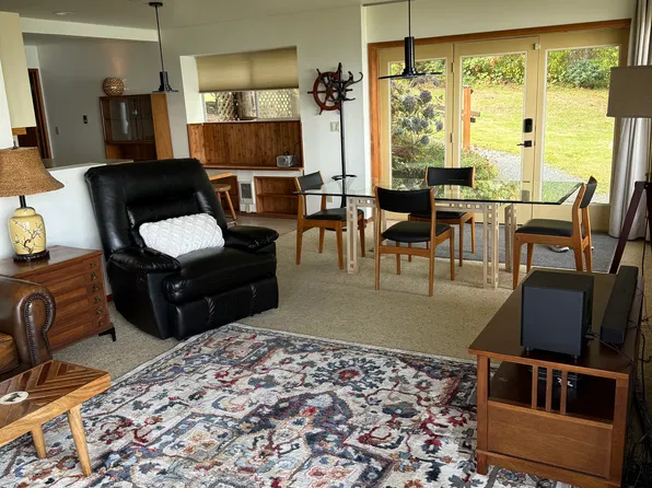 (undisclosed Address), Anacortes, WA 98221
