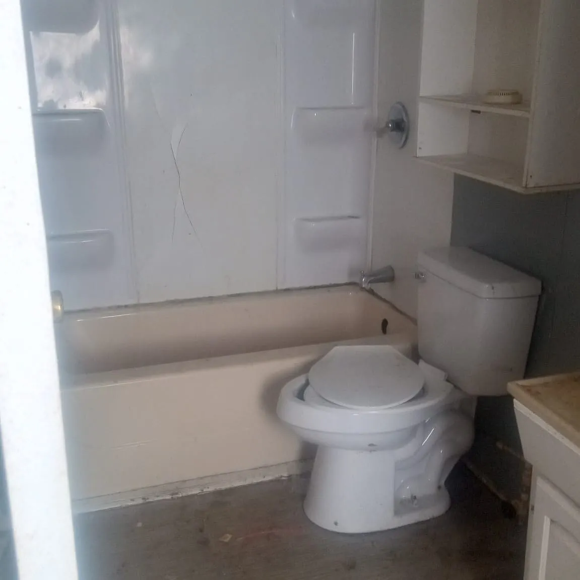 3 bed, 980 sqft, $627 — Photo 4
