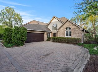 341 Rivershire Ct, Lincolnshire, IL 60069