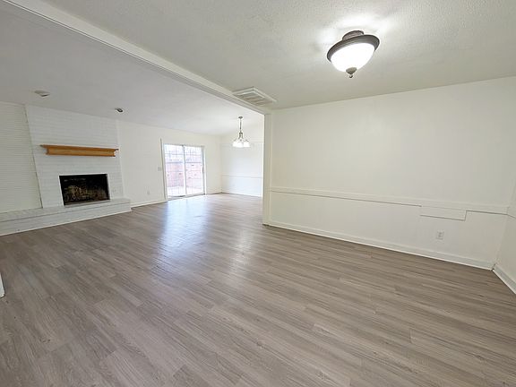 4th image of 3301 Oakbrook Dr