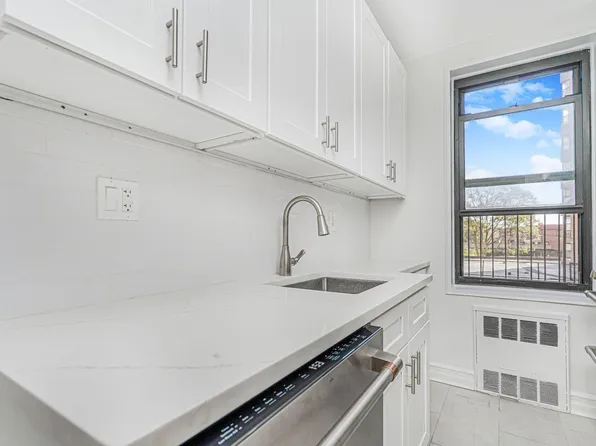 3101 Ocean Parkway image 17 of 39