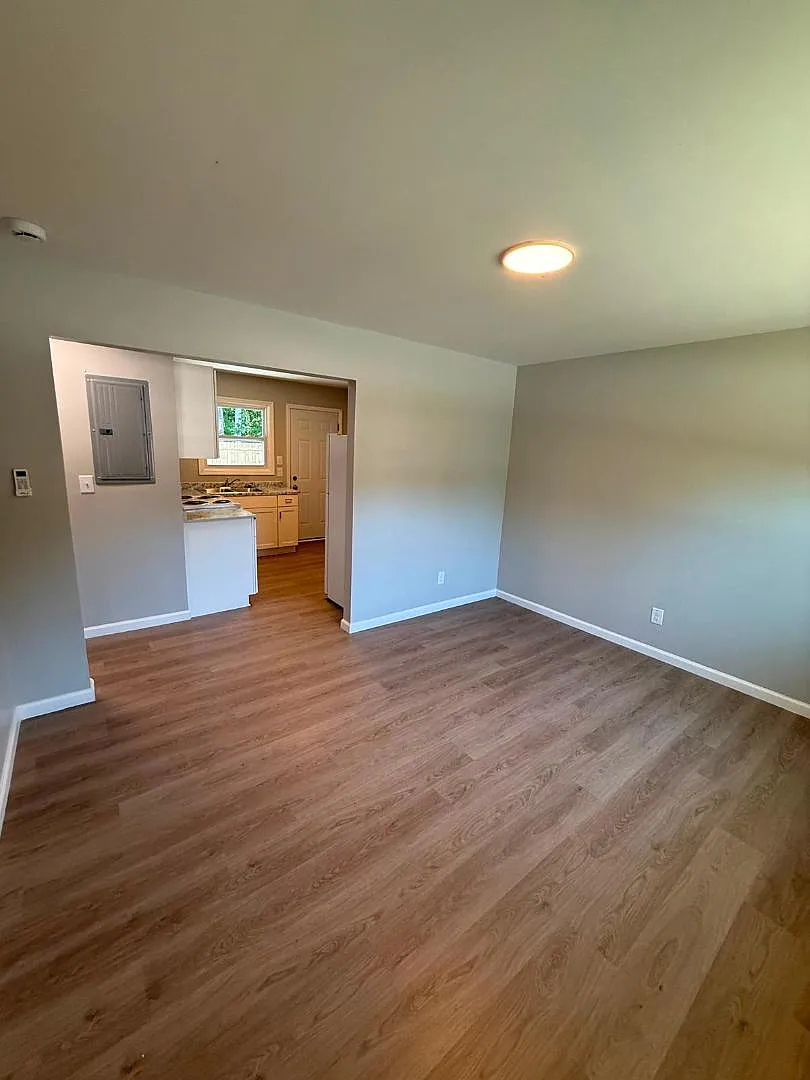 106 Greenbriar Rd - 2 — Photo 3