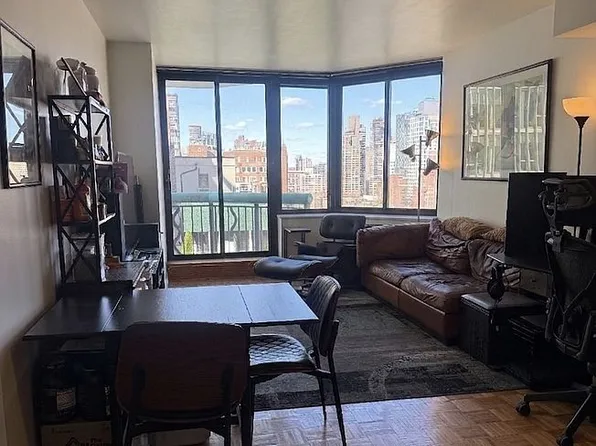 303 E 60th St APT 18F, New York, NY 10022