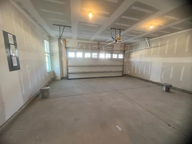 1518 Irving Hill Dr — Photo 16