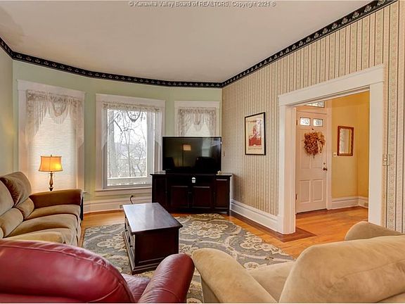 5th image of 1220 Woodland Dr