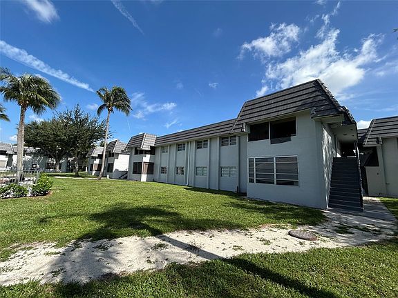 3rd image of 8400 W Sample Road #102