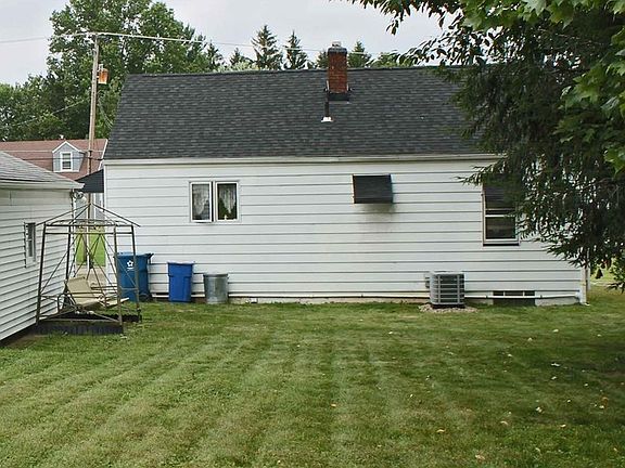 4th image of 2323 W Manor Ave