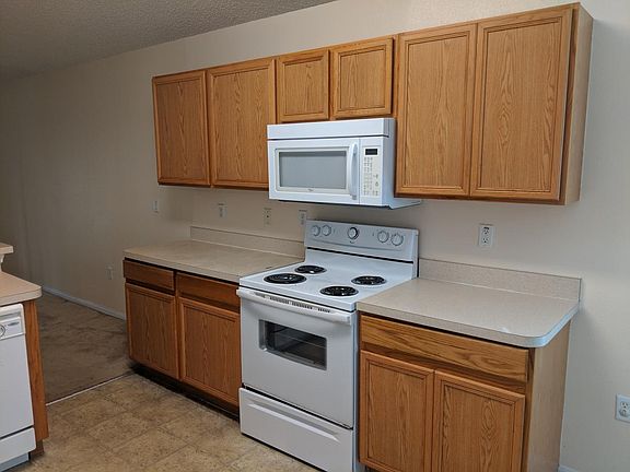 3rd image of 107 Verbena St