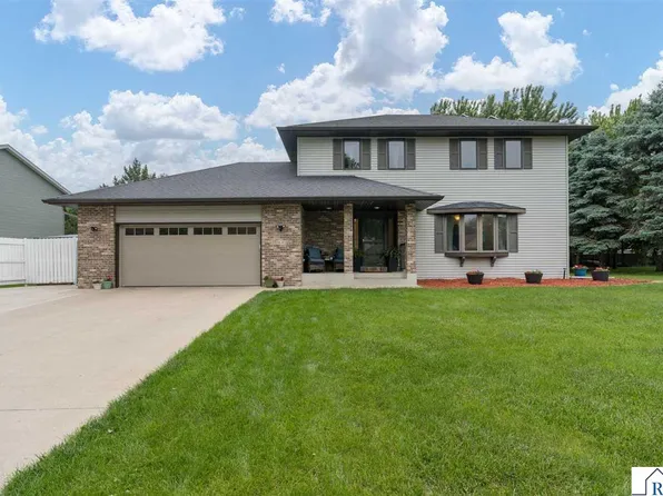 1641 La Mar Dr, North Mankato, MN 56003