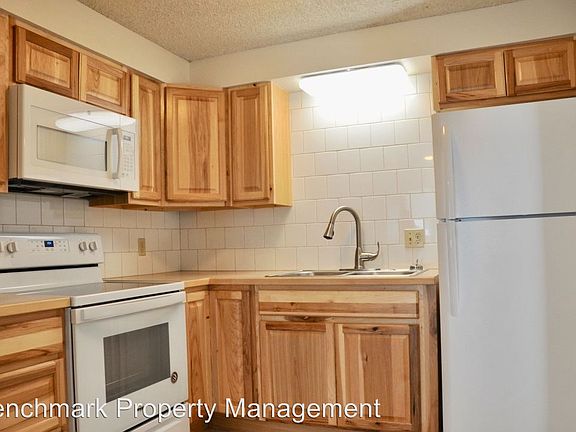 2nd image of 1524 E Mary Ln