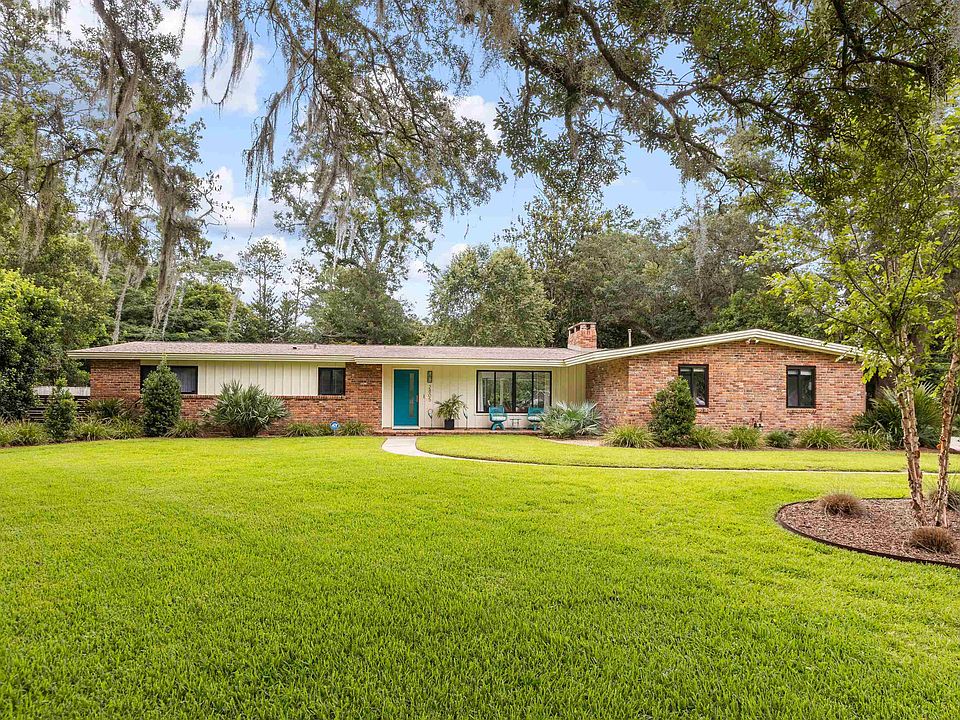 1st image of 2805 Rebecca Dr