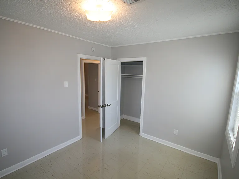 2705 Rose Dr — Photo 11
