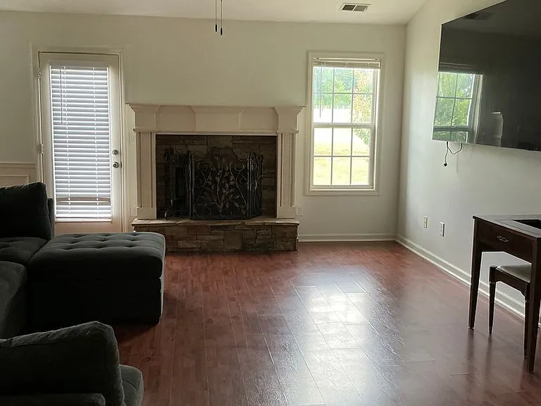 220 Jeremy Dr — Photo 14