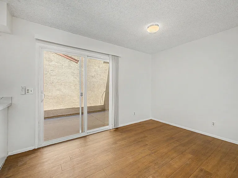 2605 E Lemon St — Photo 7